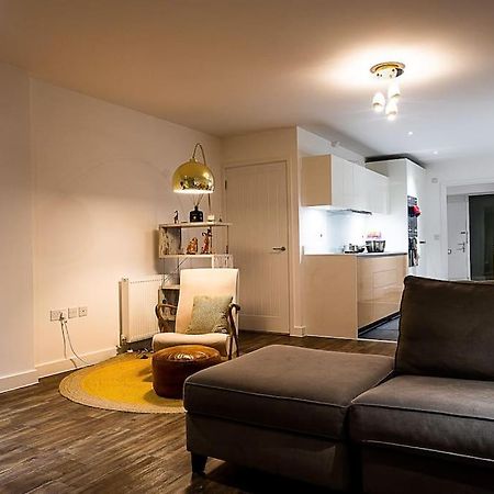 Exquisite Cozy House, Close To Train Station And Amenities Harold Wood 외부 사진